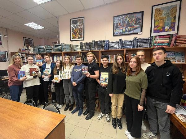 Студенты Ростовского колледжа искусств посетили литературно-краеведческую экскурсию