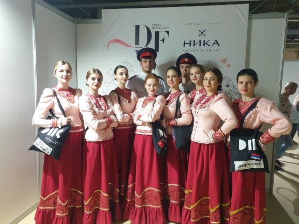 Студенты отделения Сольное и хоровое пение приняли участие в Донской неделе моды "Don Fashion Week" 