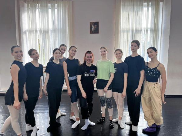 Студенты Ростовского колледжа искусств приняли участие в мастер-классе известной танцовщицы Софьи Гайдуковой