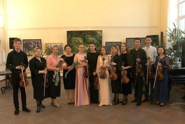 Концерт студентов отделения «Струнные инструменты» в Таганроге