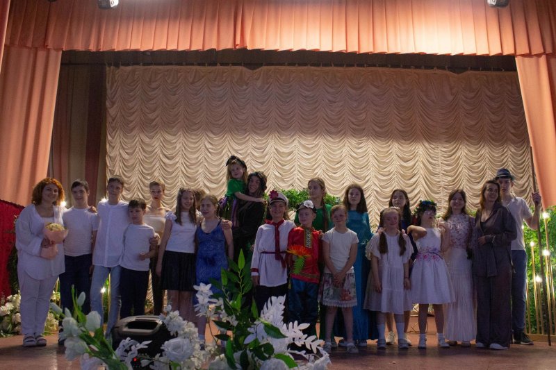 Волонтеры Ростовского колледжа искусств приняли участие в инклюзивном спектакле
