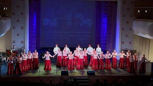 Хор народной песни «Живая вода» принял участие в юбилейном концерте ансамбля русских инструментов «Донцы»