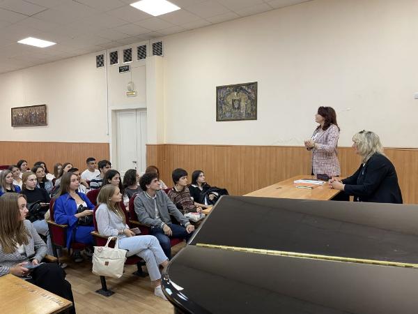 В Ростовском колледже искусств прошло мероприятие в рамках Всероссийской акции «ПОДЕЛИСЬ СВОИМ ЗНАНИЕМ!»