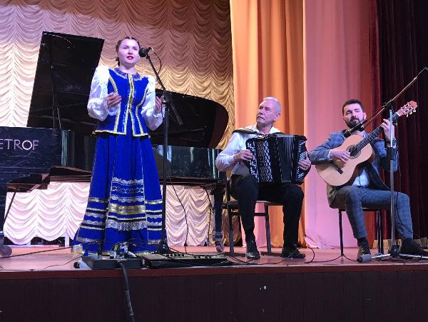 В Ростовском колледже искусств состоялся концерт ко Дню Победы